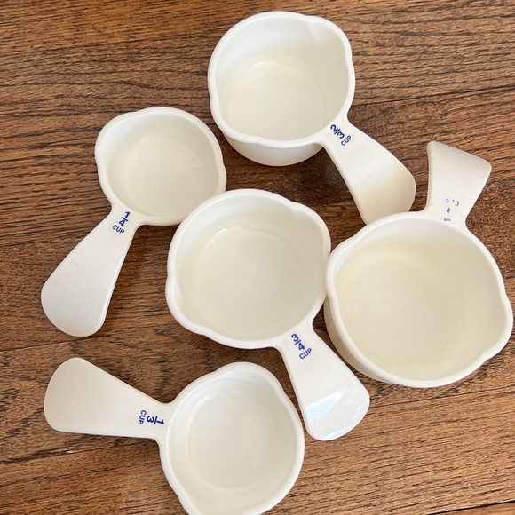 Set of 5 Tupperware measuring cups - Picture 3 of 4